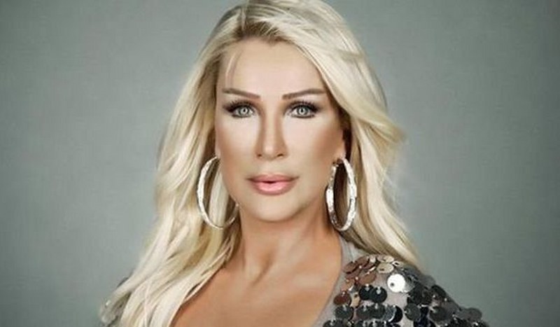 Demet Akalın'dan takipçisine argo yanıt! (Ünlüler de ayar verir) A24