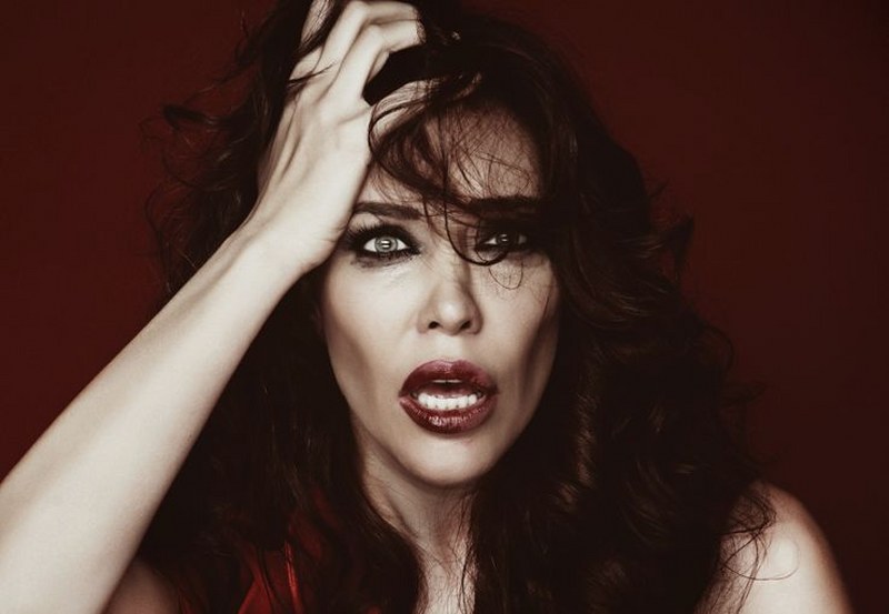 Demet Akalın'dan takipçisine argo yanıt! (Ünlüler de ayar verir) A24