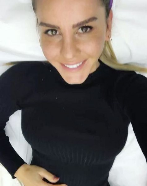 Demet Akalın'dan takipçisine argo yanıt! (Ünlüler de ayar verir) A24