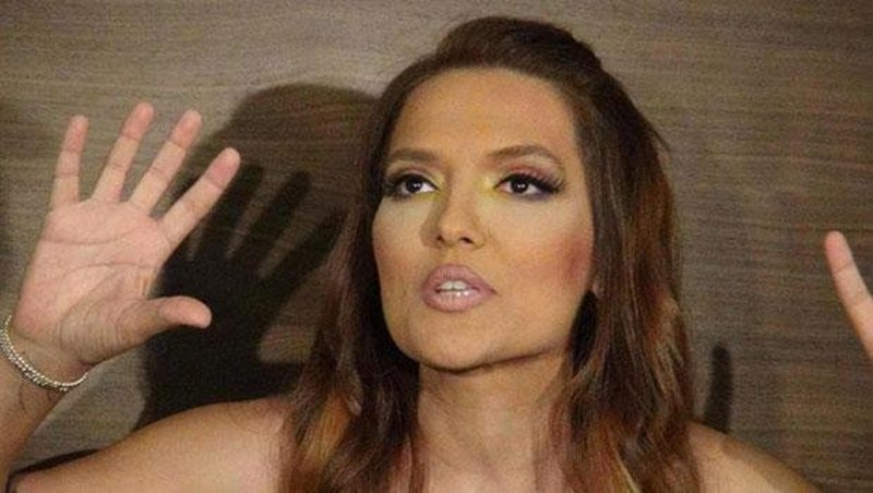 Demet Akalın'dan takipçisine argo yanıt! (Ünlüler de ayar verir) A24