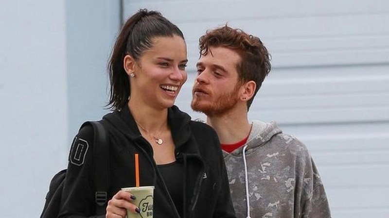 Demet Akalın'dan takipçisine argo yanıt! (Ünlüler de ayar verir) A24