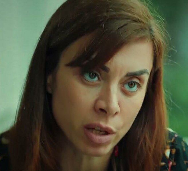 Demet Akalın'dan takipçisine argo yanıt! (Ünlüler de ayar verir) A24