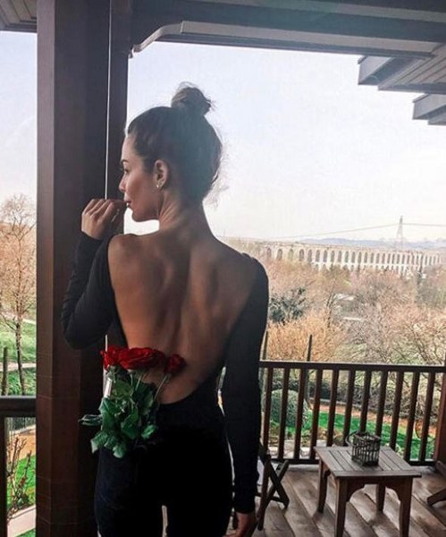 Türkiye'nin Instagram kraliçesi: Eliz Sakuçoğlu A24