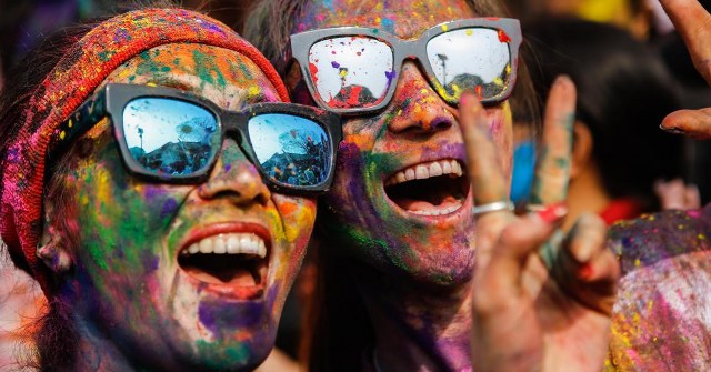 Renkleri festivali 'Holi' Nepal'de kutlandı A24