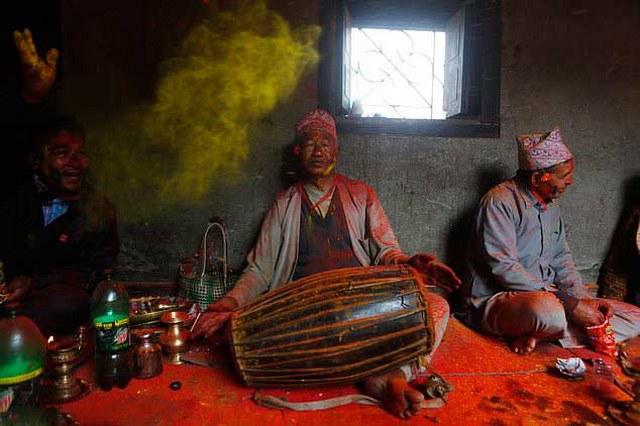 Renkleri festivali 'Holi' Nepal'de kutlandı A24