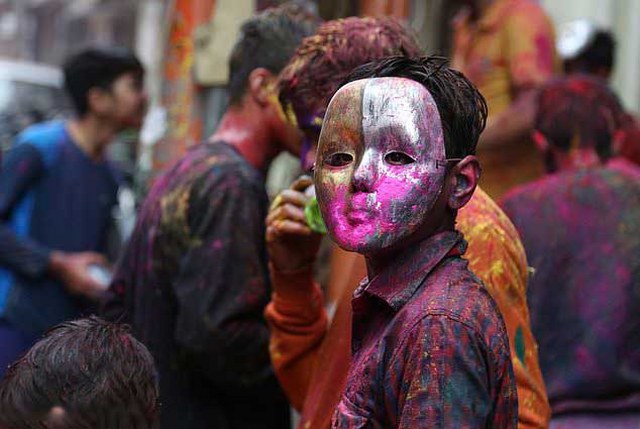 Renkleri festivali 'Holi' Nepal'de kutlandı A24