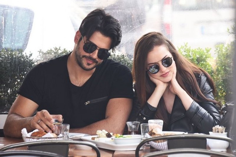 Fahriye Evcen ile Burak Özçivit evliliğinde büyük kavga! A24