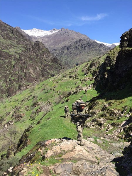 TSK fotoğrafları paylaştı! İşte Kuzey Irak'taki Türk komandoları... A24