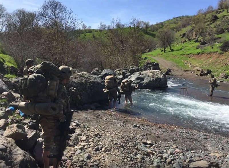 TSK fotoğrafları paylaştı! İşte Kuzey Irak'taki Türk komandoları... A24