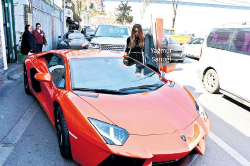 Yağmur Sarıoğlu'nun Lamborghini'si artık düğün arabası! A24