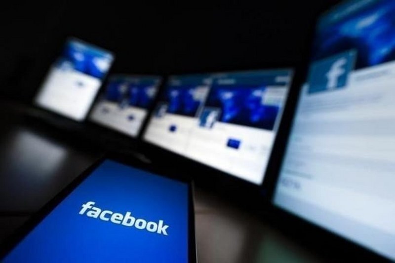 Facebook 10 günde 70 milyar dolar kaybetti A24