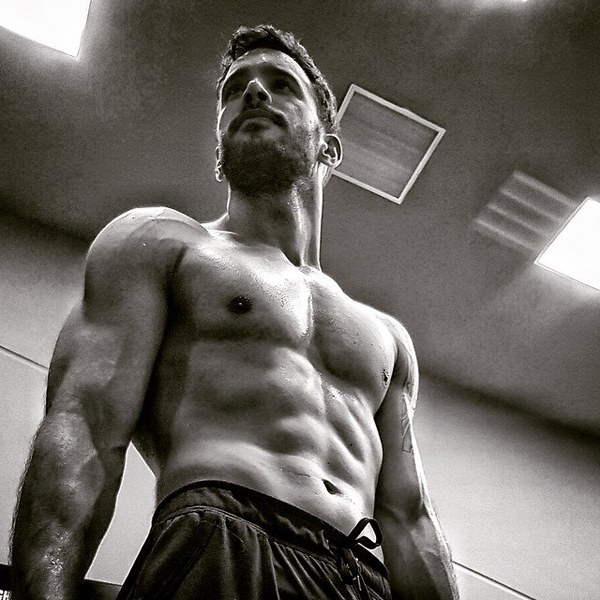 Spor tutkunu ünlü isimler A24