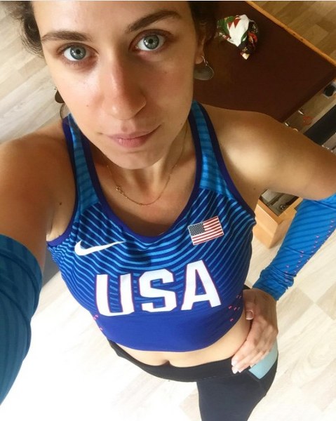 Spor tutkunu ünlü isimler A24