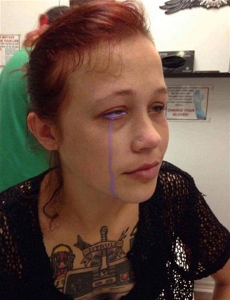 Göz renklerini değiştirmek için kör kalmayı göze alan güzeller! A24