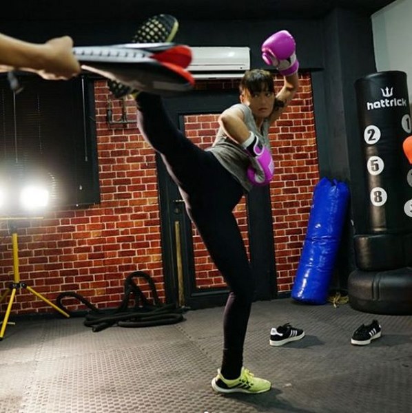 Nurgül Yeşilçay yaza hazırlanırken dövüşüyor! A24