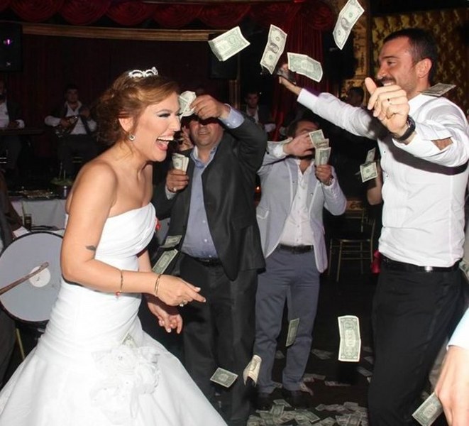 Demet'ten genç kızlara erkeği evlenmeye ikna etme taktikleri A24