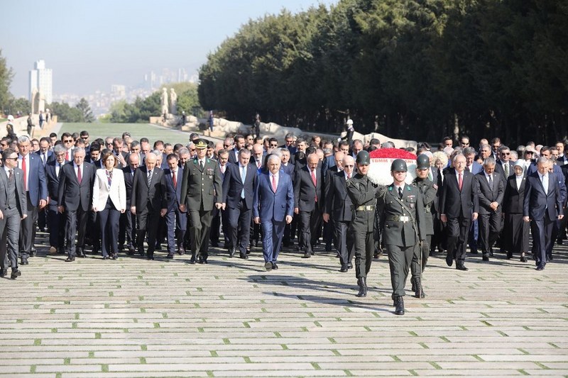 Başkent'te resmi törenler Anıtkabir'de başladı A24