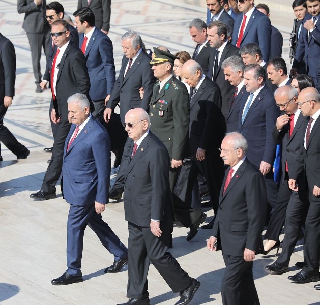 Başkent'te resmi törenler Anıtkabir'de başladı A24