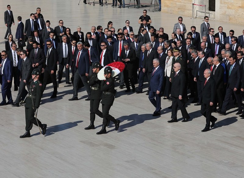 Başkent'te resmi törenler Anıtkabir'de başladı A24