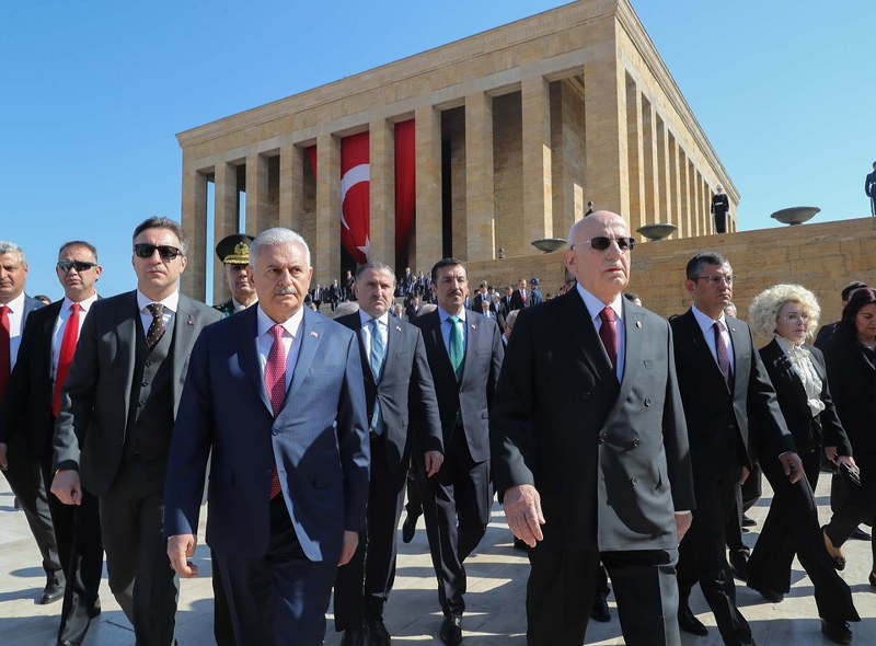 Başkent'te resmi törenler Anıtkabir'de başladı A24