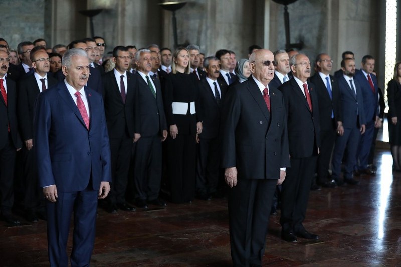 Başkent'te resmi törenler Anıtkabir'de başladı A24