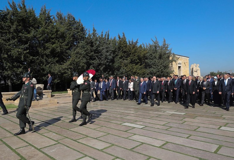 Başkent'te resmi törenler Anıtkabir'de başladı A24