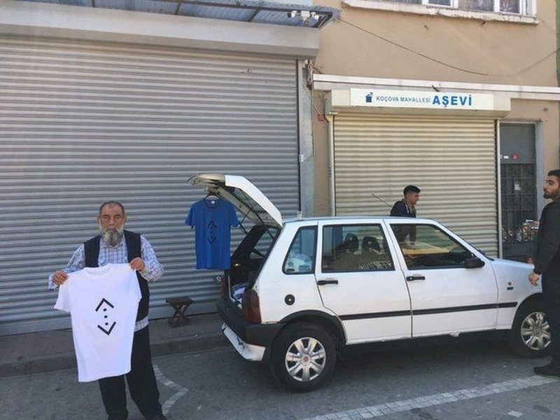 Balat'ta Çukur turizmi yaşanıyor (Duvar yazıları, tespihler, tişörtler) A24