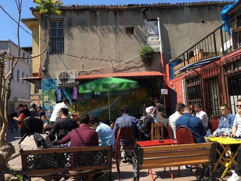 Balat'ta Çukur turizmi yaşanıyor (Duvar yazıları, tespihler, tişörtler) A24
