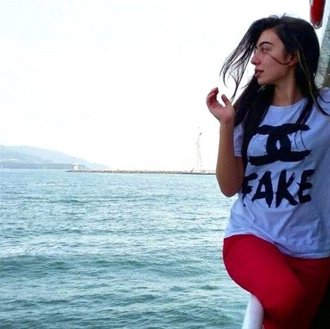 'Alemin Kralı' dizisinin Oben'i yeni haliyle göz kamaştırıyor A24