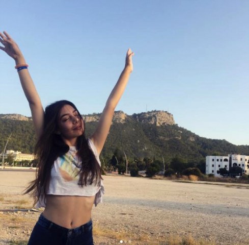 'Alemin Kralı' dizisinin Oben'i yeni haliyle göz kamaştırıyor A24