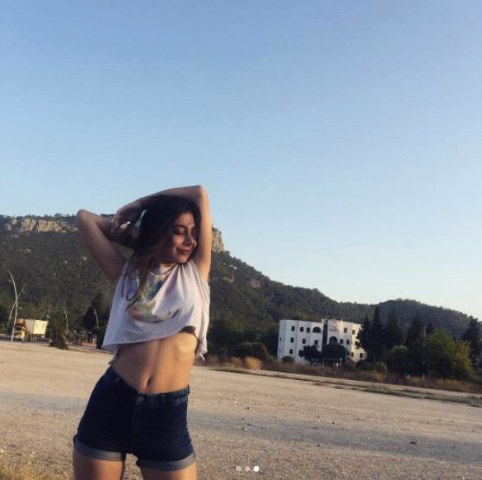 'Alemin Kralı' dizisinin Oben'i yeni haliyle göz kamaştırıyor A24