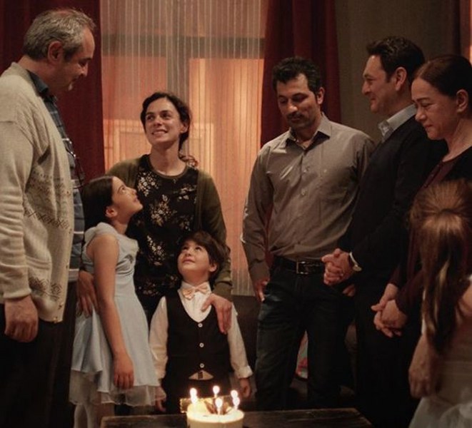 Fox ekranlarının Kadın dizisinin orijinali olan Woman'ı izleyen izleyicilerin Türkiye senaryosuna tepkisi sert oldu peki dizide Bahar Ölecek mi? A24