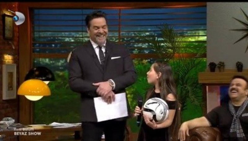 Kanal D Yönetimi Beyaz Show ile yollarını ayırma kararı aldı A24