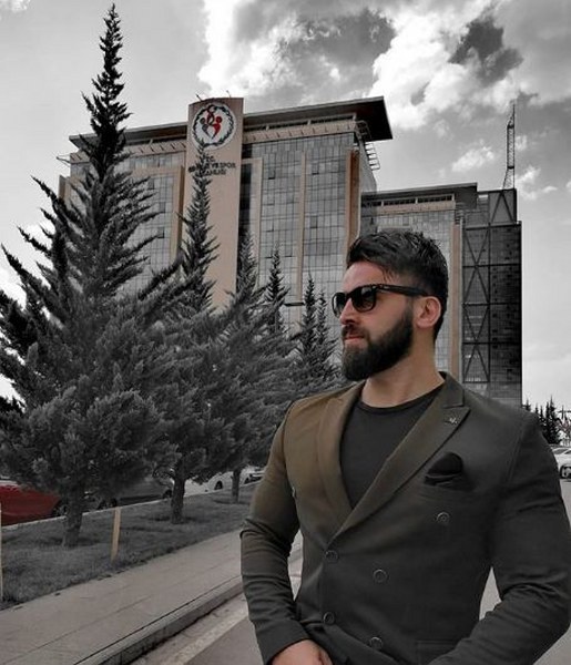 Kaşları ile gündeme gelen dünyanın en fit hafızı Mustafa Özyılmaz A24