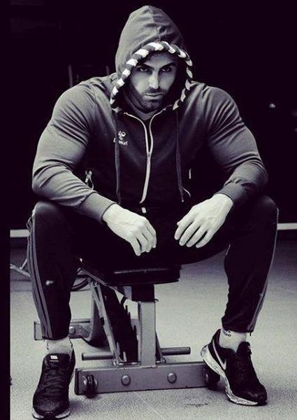 Kaşları ile gündeme gelen dünyanın en fit hafızı Mustafa Özyılmaz A24