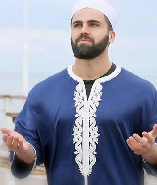 Kaşları ile gündeme gelen dünyanın en fit hafızı Mustafa Özyılmaz A24