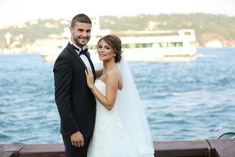 Merve Şarapçıoğlu ve Berk Oktay boşanıyor A24