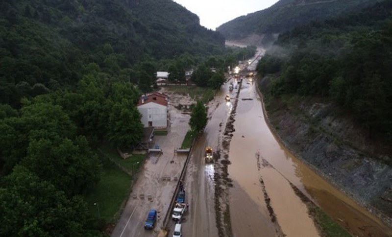 Bursa'da sağanak yağış sonrası sular çekilince orta bu acı manzaralar çıktı! A24