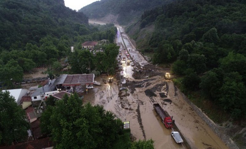 Bursa'da sağanak yağış sonrası sular çekilince orta bu acı manzaralar çıktı! A24