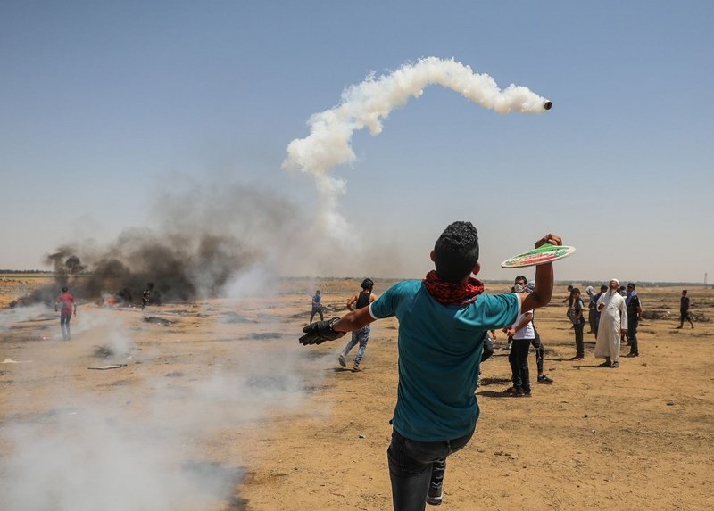 Gaz bombası Filistinli göstericiyi ağzından yaraladı A24