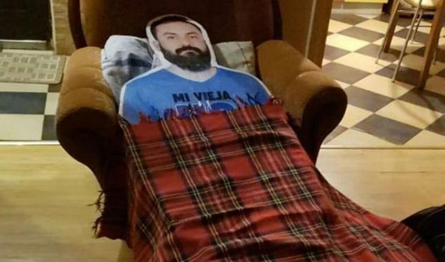 Karısından izin alamayan Meksikalı taraftarın maketi Dünya Kupası'na gitti A24