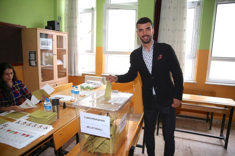 Meclis'te dikkat çeken isimler A24