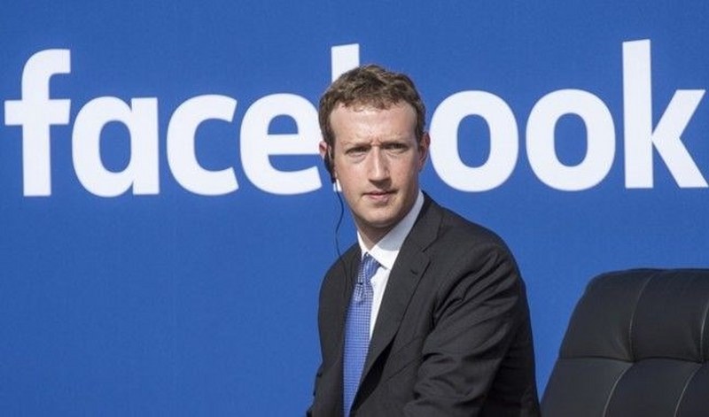 Facebook cep telefonlarını dinliyor iddiası! A24