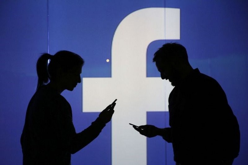 Facebook cep telefonlarını dinliyor iddiası! A24