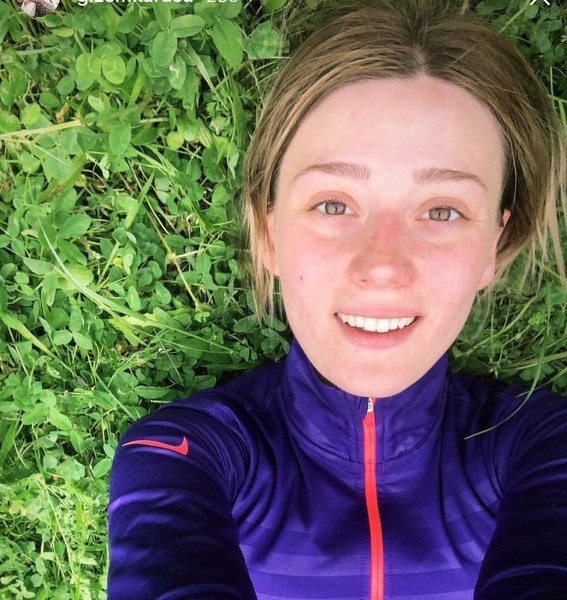 Ünlü kadın oyuncuların makyajsız fotoğrafları A24