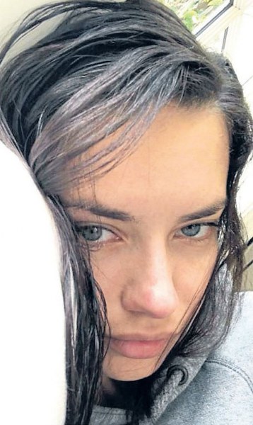 Ünlü kadın oyuncuların makyajsız fotoğrafları A24