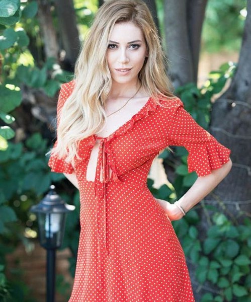 Ünlü kadın oyuncuların makyajsız fotoğrafları A24