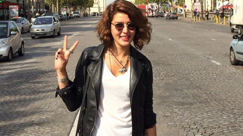 Türkiye eski güzeli Senem Kuyucuoğlu garson oldu A24