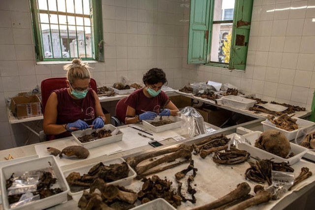 İspanya'da eski diktatör Francisco Franco'nun idam ettiği 100 kişinin mezarı bulundu A24