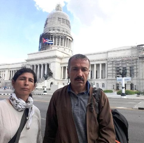 Şırnaklı çiftçi eşiyle birlikte dünyayı geziyor A24